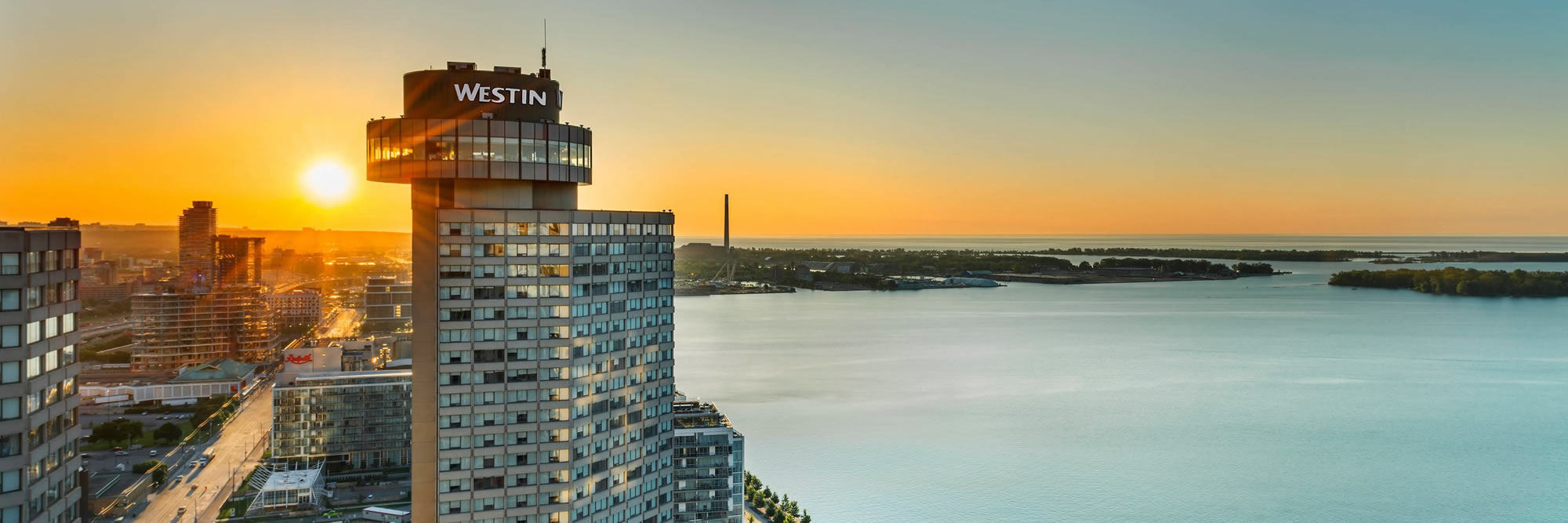 Nestled in the harbour with seamless downtown access, The Westin Harbour Castle Toronto offers you a serene city escape in the centre of it all. Relax at our CAA and AAA Four Diamond hotel, which showcases a wealth of amenities that cater to the modern traveller